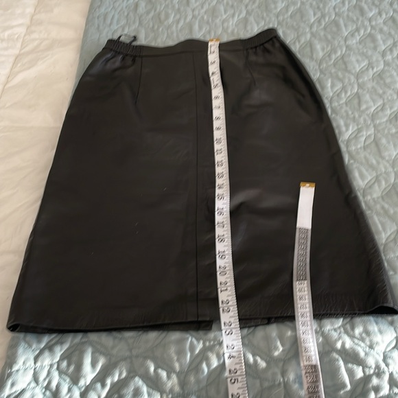 Leather pencil skirt from Paris/Milan size 40/ 10 - Picture 6 of 7
